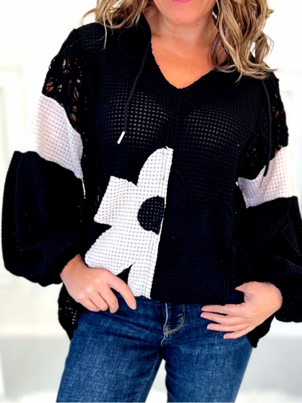 Davi & Dani 2 Pc Flower Patch Lace Crochet Black and White Hoodie V Neck SET! M! - Picture 5 of 7